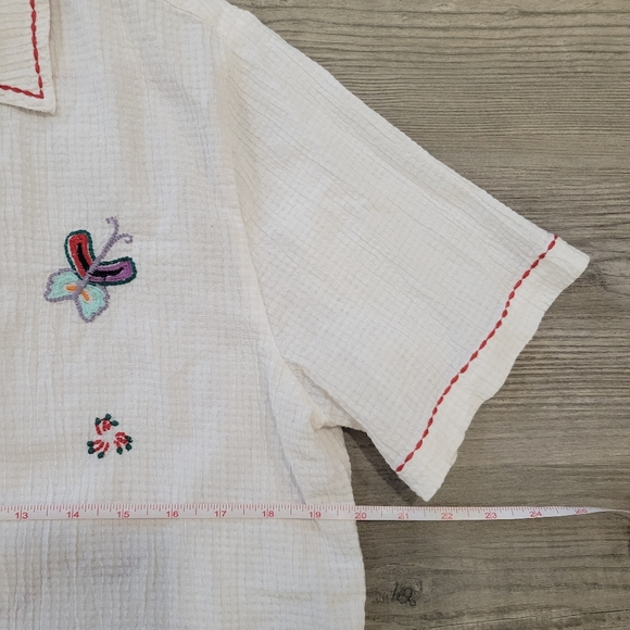 Urban Outfitters White Embroidered Cropped Top Size Medium - Picture 4 of 11